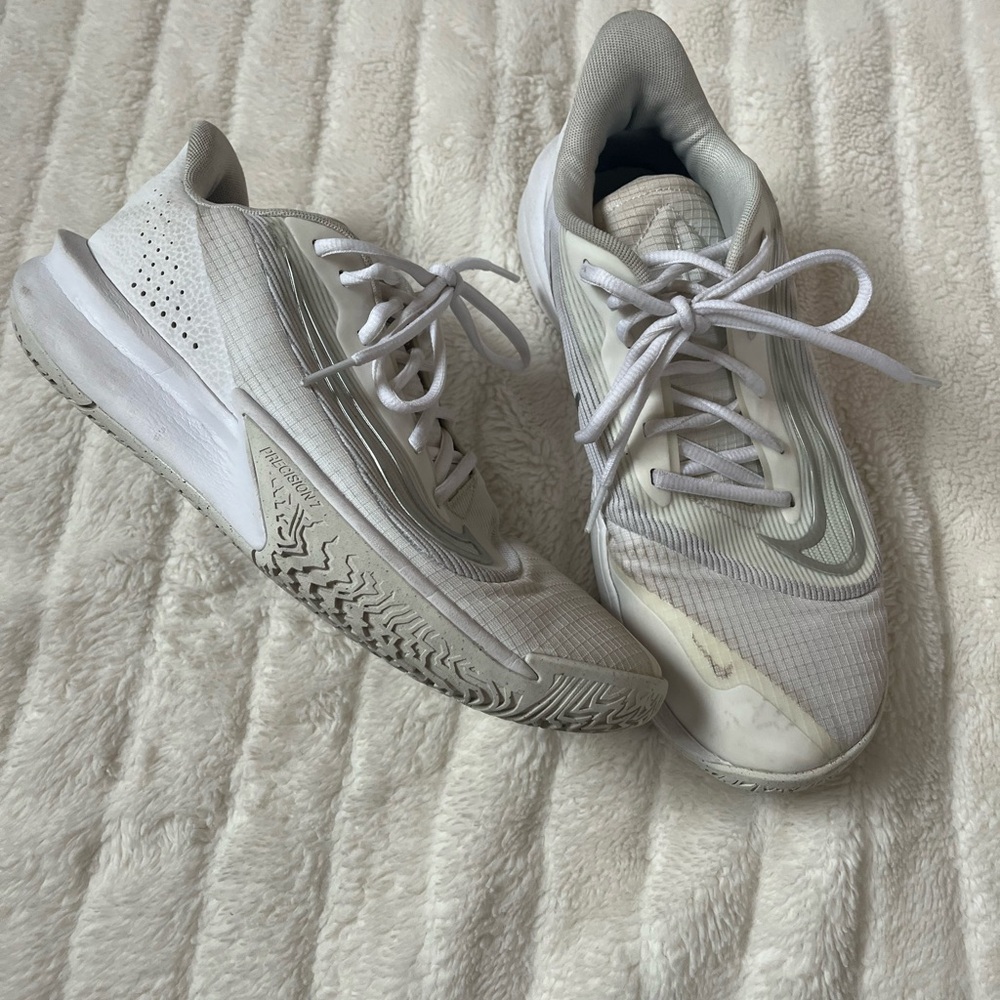 Nike White basketball Shoes